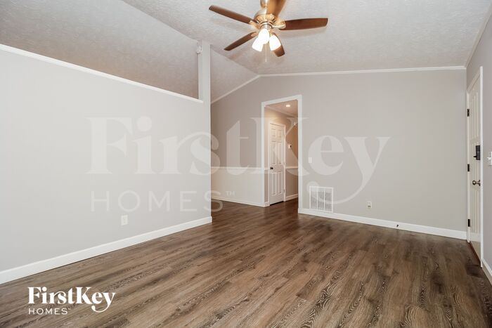 Building Photo - 241 Shady Ln