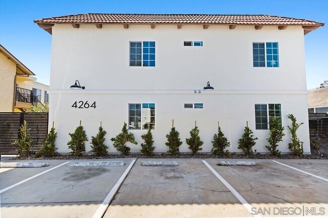 Primary Photo - 4264 42nd St