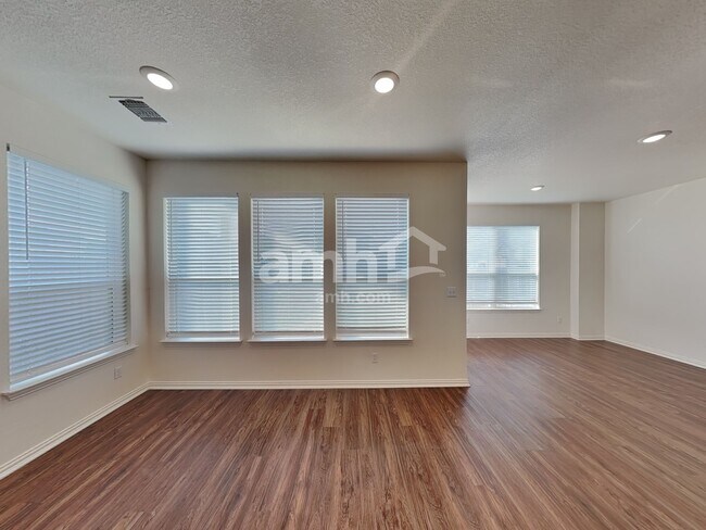 Building Photo - 2735 Spencebrook