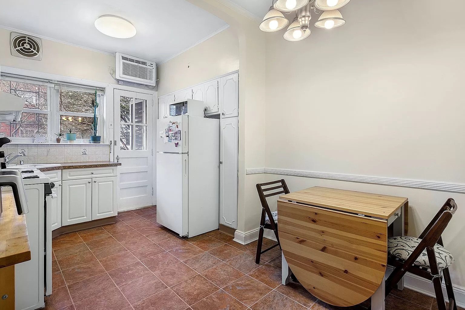 Building Photo - 16 Micieli Pl