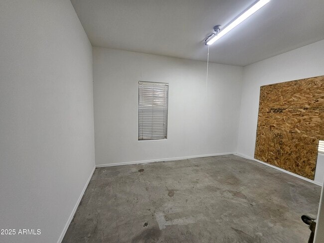 Building Photo - 1294 W Agrarian Hills Dr