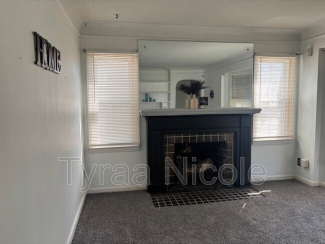 Building Photo - 5940 Cadieux Rd