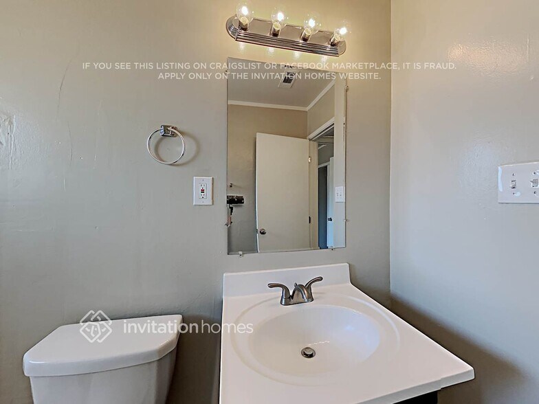 Building Photo - 3354 Horseshoe Dr