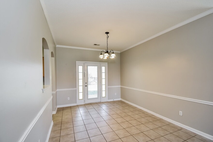 Building Photo - 120 Penny Ln