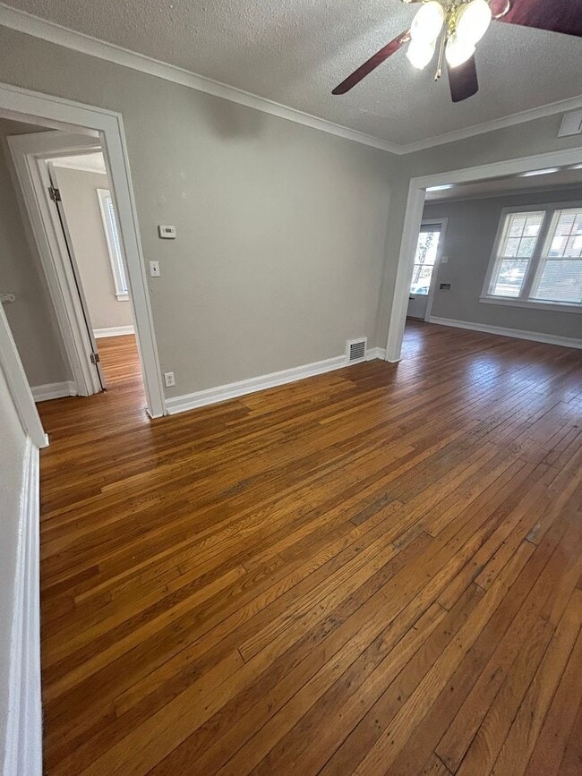 Building Photo - Spacious 4 Bed, 2 Bath Home in Prime Rockhill/Plaza Area Location