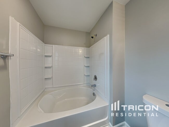 Building Photo - 918 Robys Pl