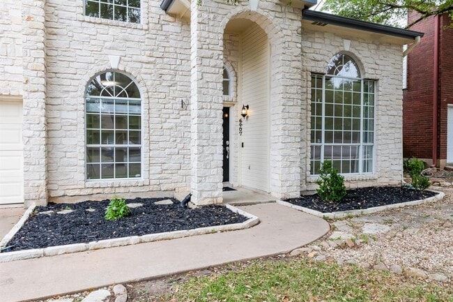 Building Photo - 6407 Back Bay Ln