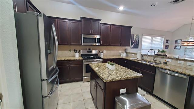 Building Photo - 1020 Lake Meadow Ln