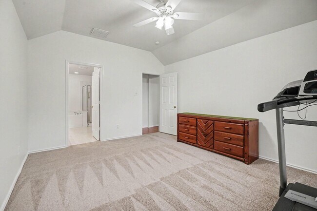 Building Photo - 1150 Andover Dr