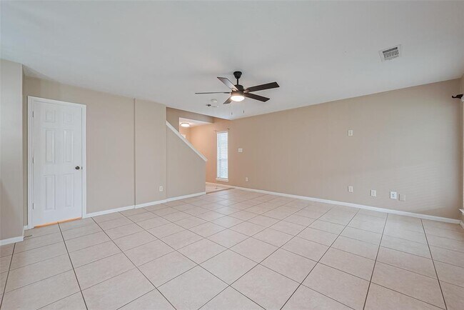 Building Photo - 8714 Ashlawn Dr