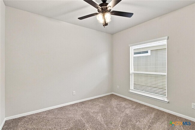 Building Photo - 2827 Fox River Dr
