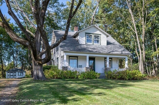 Building Photo - 703 Church Ave