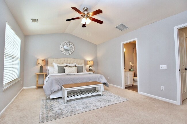 Building Photo - Townhome in South Park for Rent!