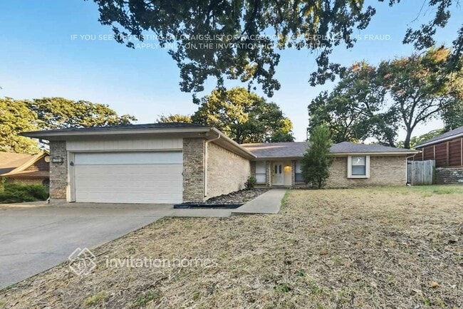 Building Photo - 4510 Lone Oak Dr