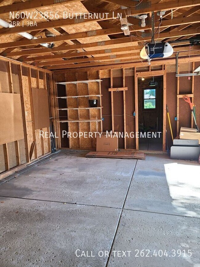 Building Photo - N60W23856 Butternut Ln