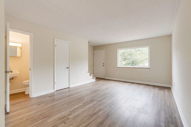 Building Photo - 364 Fir St