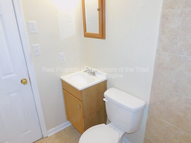 Building Photo - 4216 Parker St