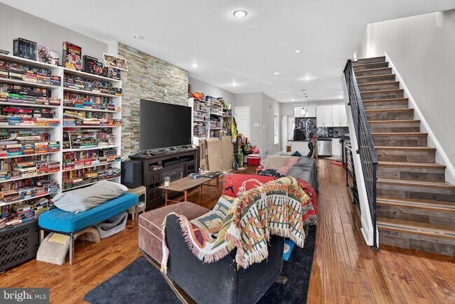 Building Photo - 34 S 53rd St
