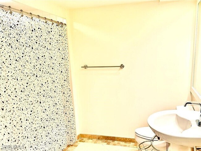 Building Photo - 4751 Gulf Shore Blvd N