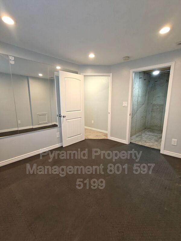 Building Photo - 2896 E Lookout Dr