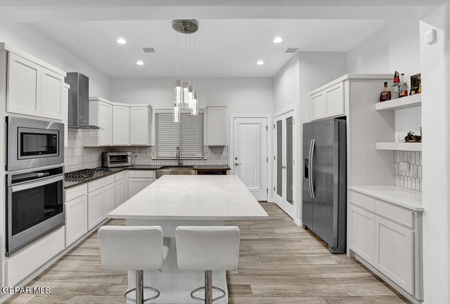 Building Photo - 13405 Emerald Glass Dr