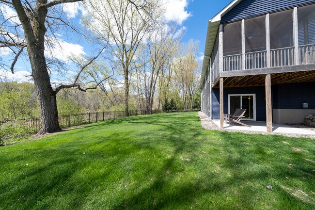 Building Photo - 9352 Wilderness Cove