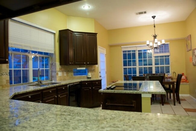 Building Photo - 11580 Cedarcliffe Dr