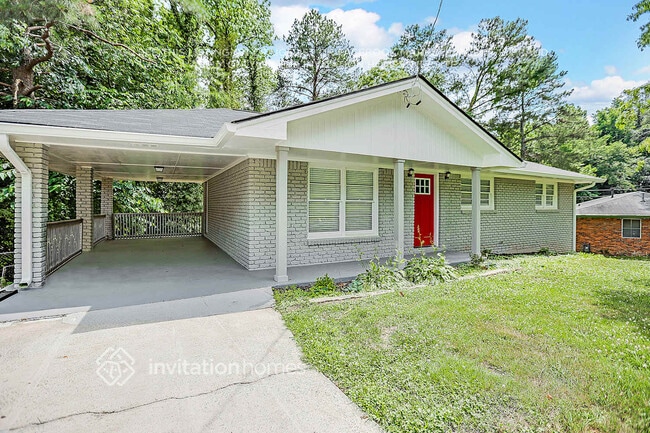 Building Photo - 3582 Highwood Dr SW