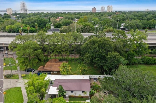 Building Photo - 3304 W El Prado Blvd