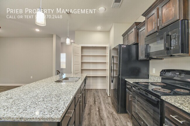 Building Photo - 12321 S Chelsea St