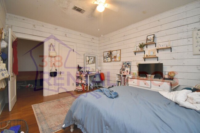 Building Photo - 3 Bed 2 Bath Home Within Walking Distance to Tech!