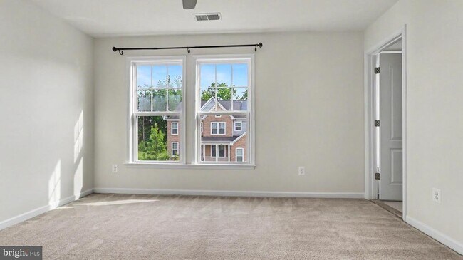 Building Photo - 40978 Spur Run Ln