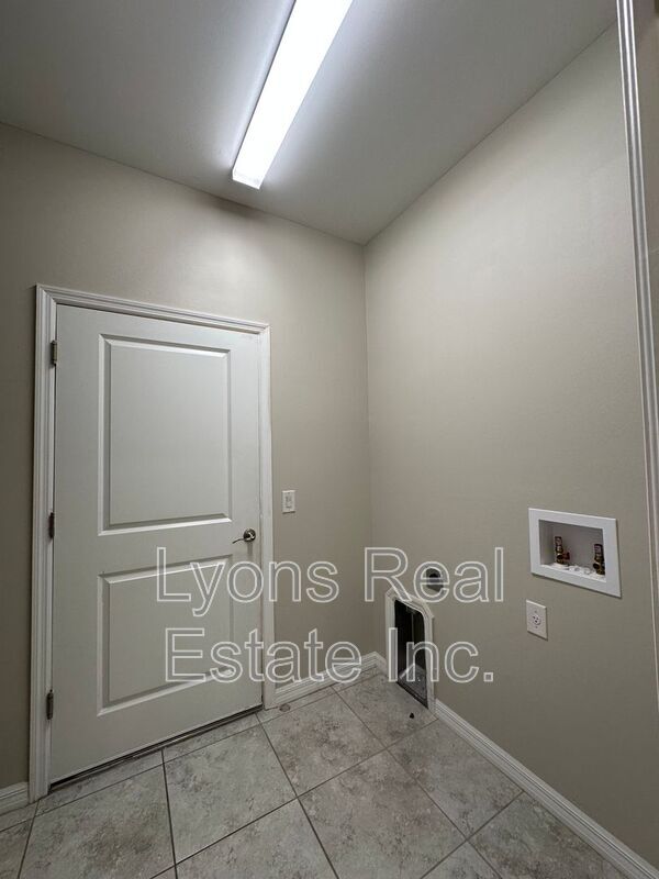 Building Photo - 18463 Van Nuys Cir