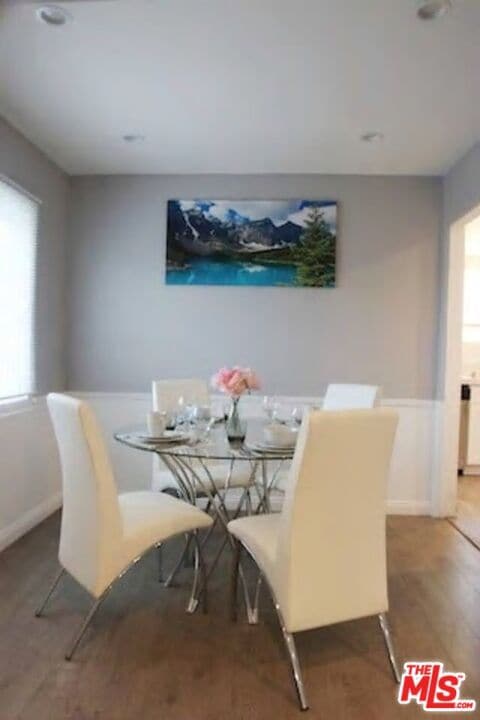 Building Photo - 8719 Yorktown Ave