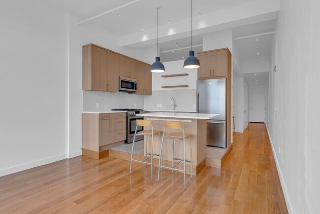 Building Photo - 70-72-72 Northampton St