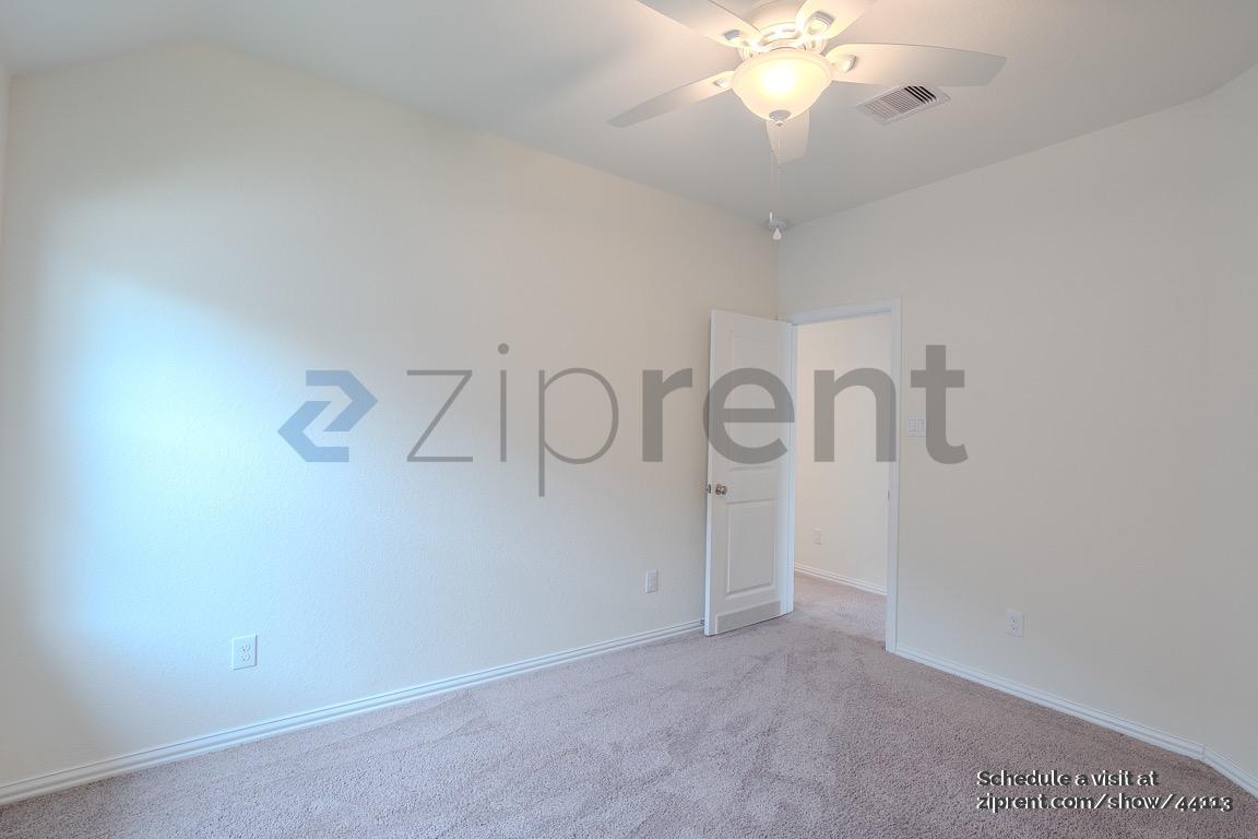 Building Photo - 711 Embercove Dr