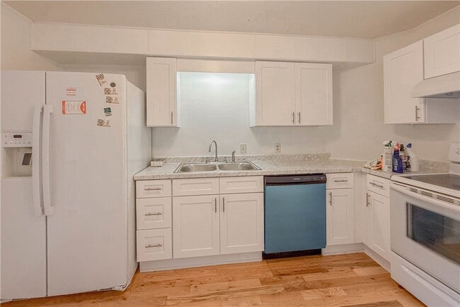 Building Photo - 937 E Main St