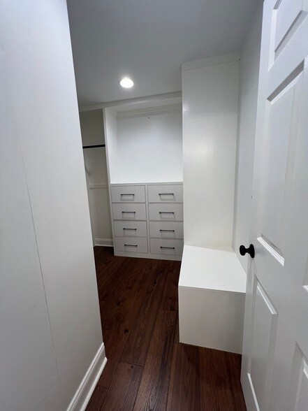 Building Photo - 2654 Crosspark Dr