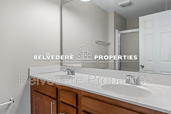 Building Photo - 116 Summerland Dr