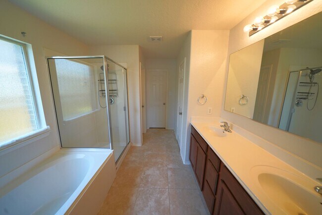 Building Photo - 6307 Myrtle Run