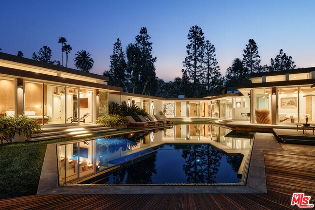 Building Photo - 1061 Loma Vista Dr
