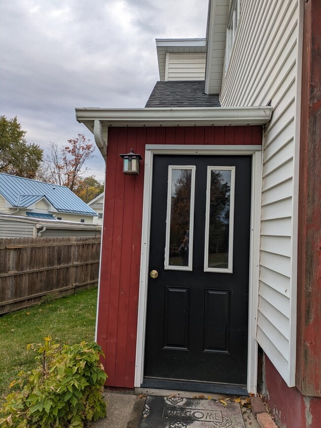 Entry Door - 460 N Main St
