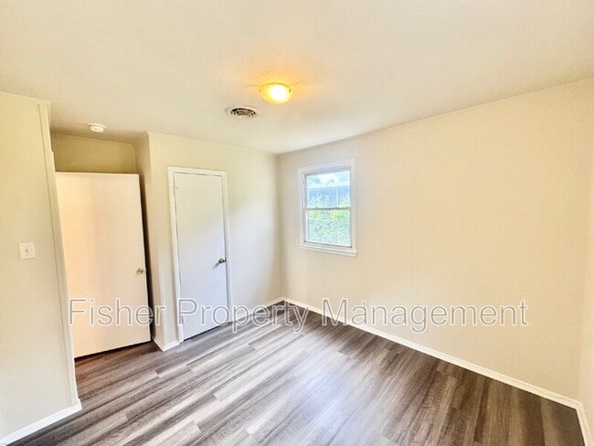 Building Photo - 2207 Beck Dr