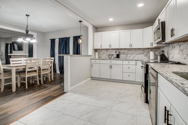 Building Photo - **Pendleton Heights Neighborhood**Newly remodeled 3/2 Bath Furnished Option Avaliable