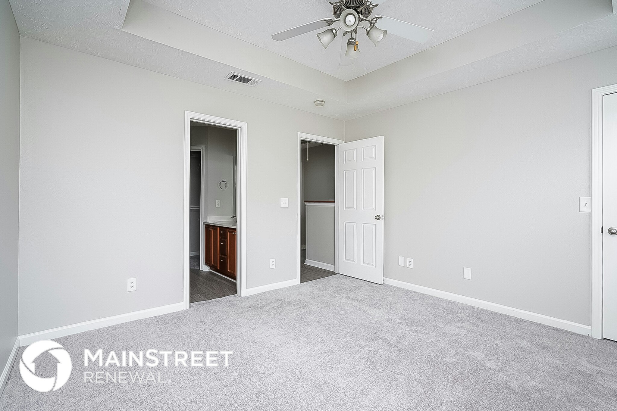 Building Photo - 6030 Cullen Dr