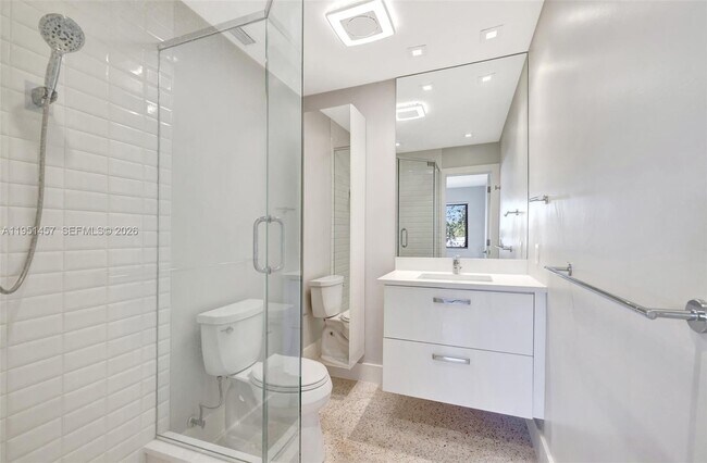 Building Photo - 2190 NE 51st Ct