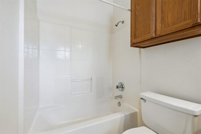 Building Photo - 1708 Creekside Ct