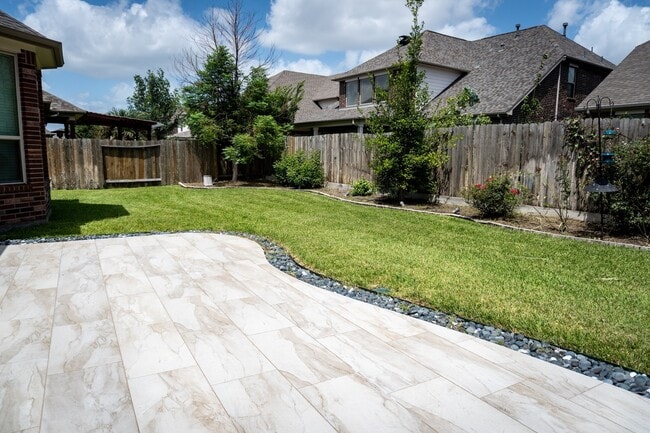 Building Photo - 25614 Somerset Meadows Ct