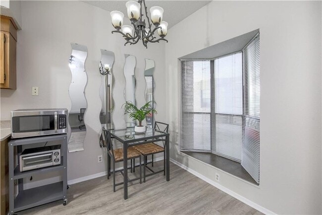 Building Photo - Furnished 1x1 North Campus Apartment on Guad