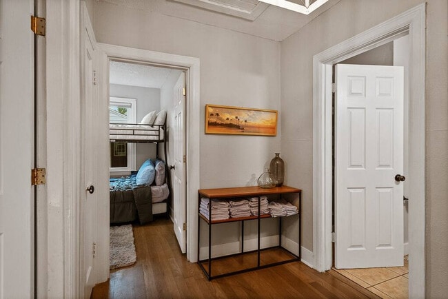 Building Photo - 2 Mead Dr